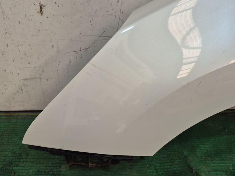 Recambio de aleta delantera izquierda para peugeot 5008 (0u_, 0e_) 1.6 hdi referencia OEM IAM   