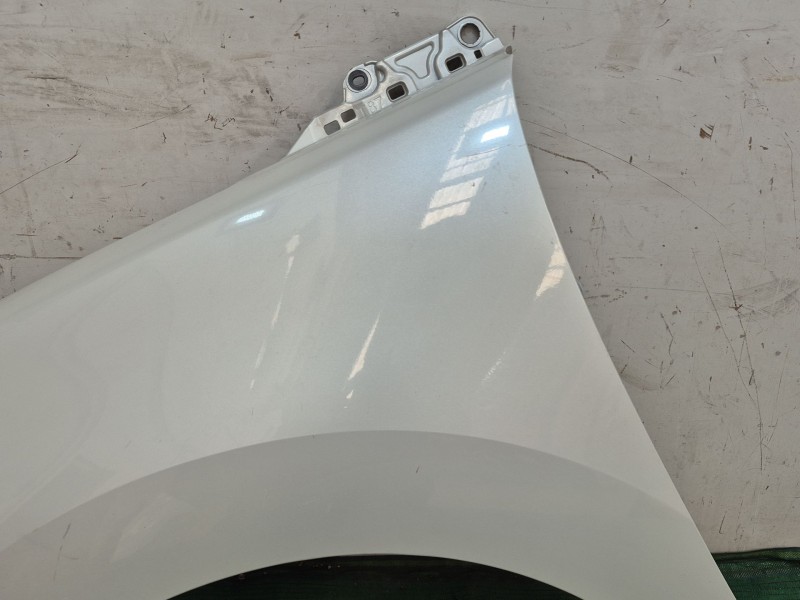 Recambio de aleta delantera izquierda para peugeot 5008 (0u_, 0e_) 1.6 hdi referencia OEM IAM   