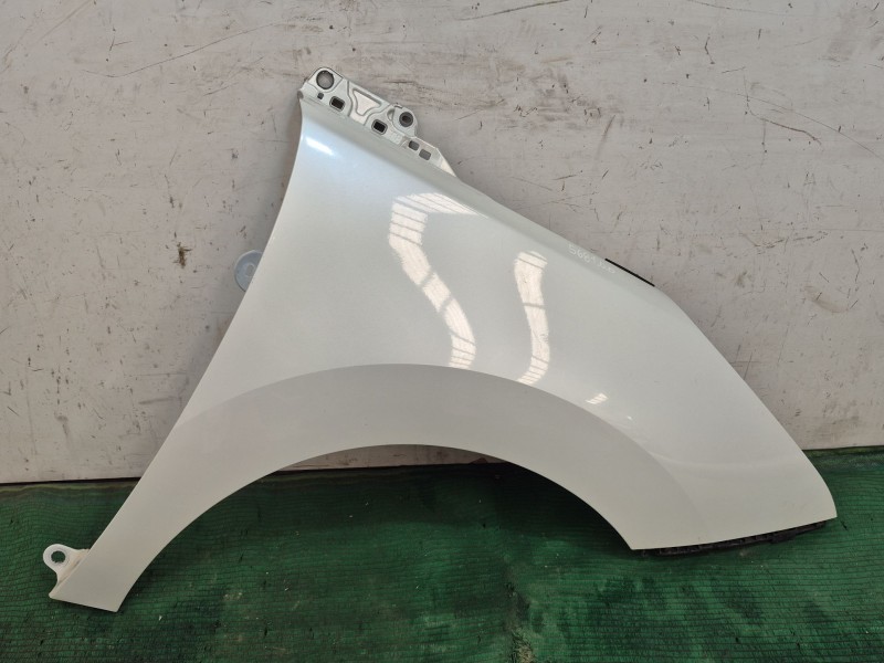 Recambio de aleta delantera derecha para peugeot 5008 (0u_, 0e_) 1.6 hdi referencia OEM IAM   