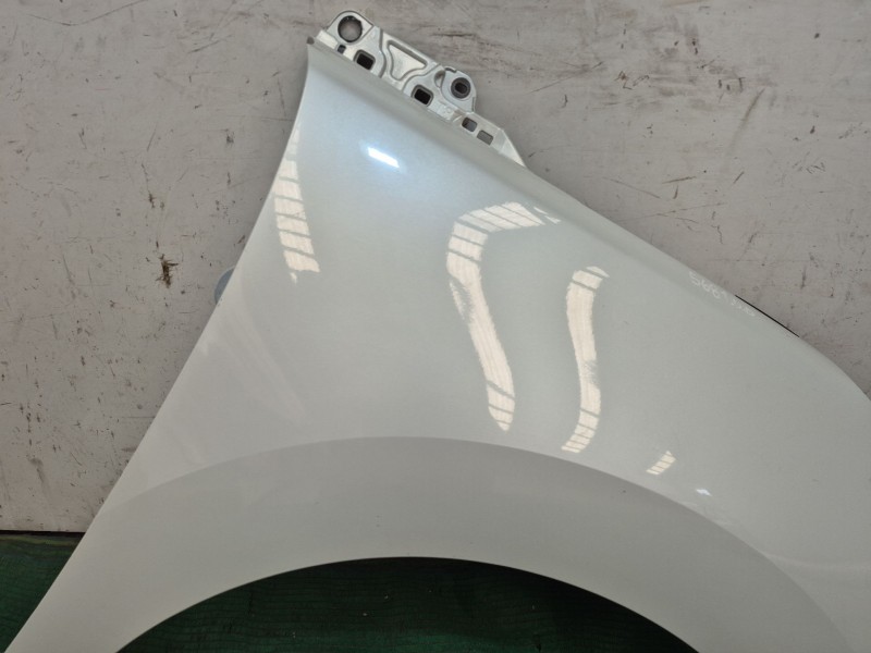 Recambio de aleta delantera derecha para peugeot 5008 (0u_, 0e_) 1.6 hdi referencia OEM IAM   