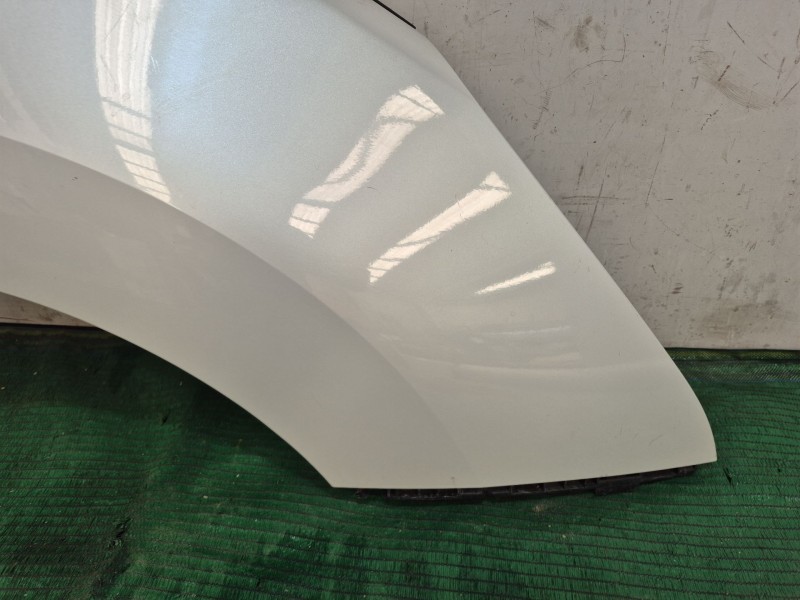 Recambio de aleta delantera derecha para peugeot 5008 (0u_, 0e_) 1.6 hdi referencia OEM IAM   