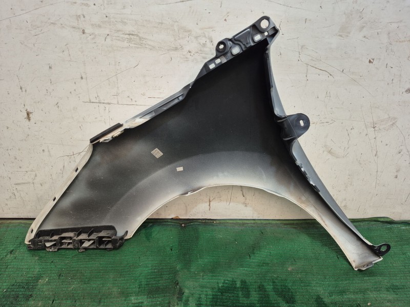 Recambio de aleta delantera derecha para peugeot 5008 (0u_, 0e_) 1.6 hdi referencia OEM IAM   