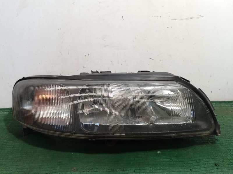 Recambio de faro derecho para volvo v70 ii (285) 2.4 t referencia OEM IAM   
