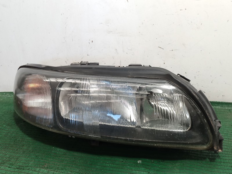 Recambio de faro derecho para volvo v70 ii (285) 2.4 t referencia OEM IAM   