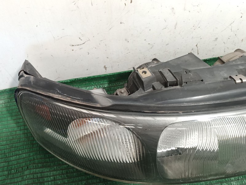 Recambio de faro derecho para volvo v70 ii (285) 2.4 t referencia OEM IAM   