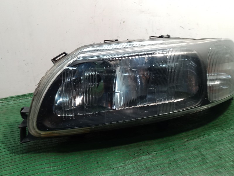 Recambio de faro izquierdo para volvo v70 ii (285) 2.4 t referencia OEM IAM   