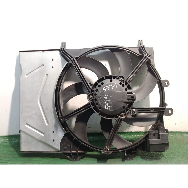 Recambio de electroventilador para citroën c4 cactus 1.2 thp 110 referencia OEM IAM   