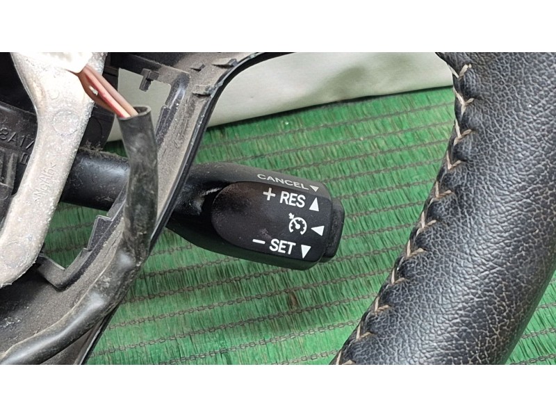 Recambio de volante para toyota yaris (_p13_) 1.5 hybrid (nhp130_) referencia OEM IAM   