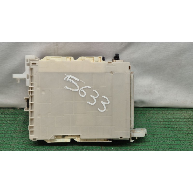 Recambio de caja reles / fusibles para toyota yaris (_p13_) 1.5 hybrid (nhp130_) referencia OEM IAM   