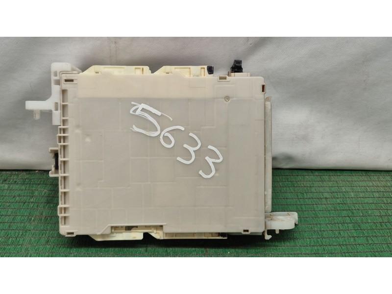 Recambio de caja reles / fusibles para toyota yaris (_p13_) 1.5 hybrid (nhp130_) referencia OEM IAM   