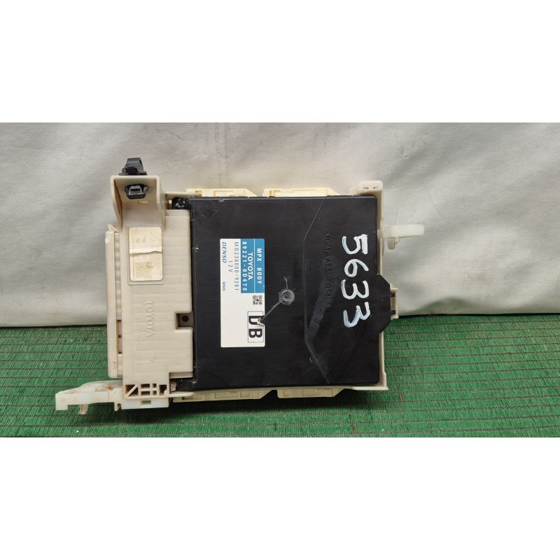 Recambio de caja reles / fusibles para toyota yaris (_p13_) 1.5 hybrid (nhp130_) referencia OEM IAM   