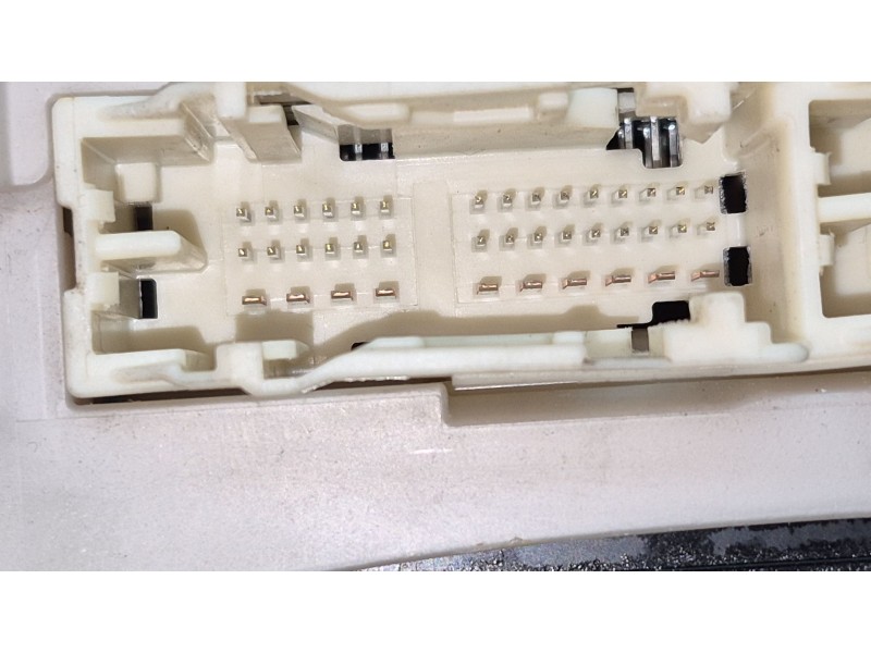 Recambio de caja reles / fusibles para toyota yaris (_p13_) 1.5 hybrid (nhp130_) referencia OEM IAM   