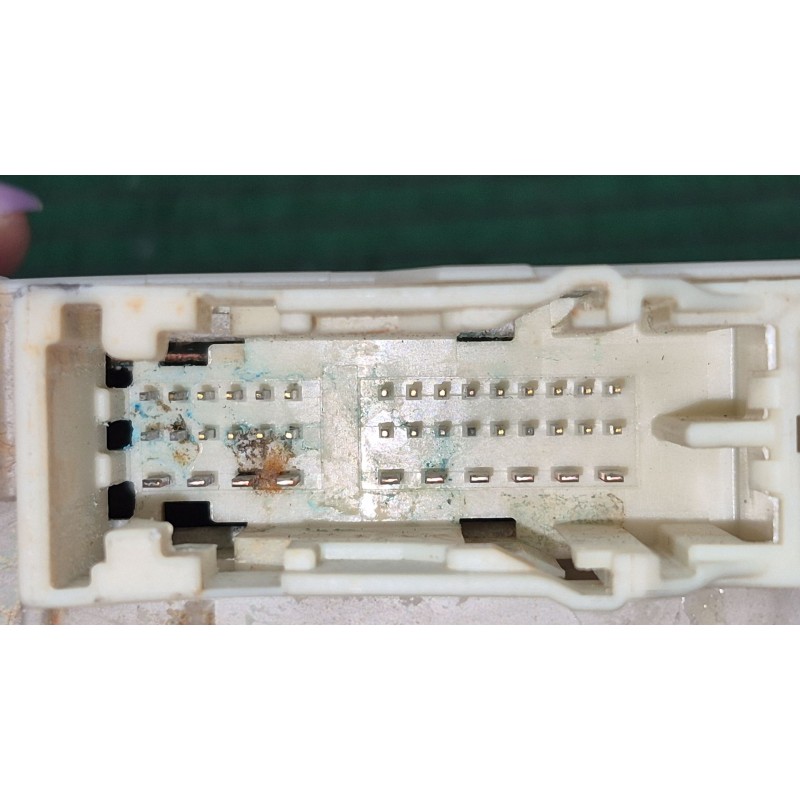 Recambio de caja reles / fusibles para toyota yaris (_p13_) 1.5 hybrid (nhp130_) referencia OEM IAM   