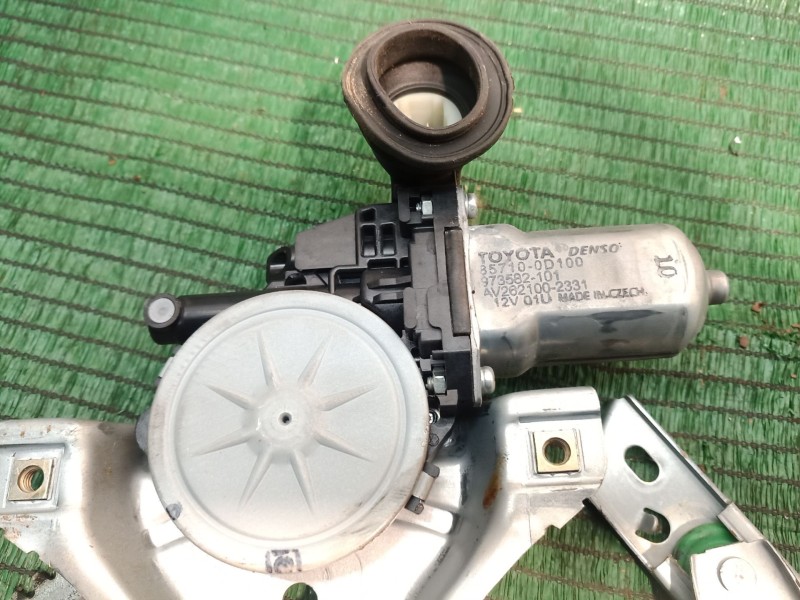 Recambio de elevalunas delantero derecho para toyota yaris (_p13_) 1.5 hybrid (nhp130_) referencia OEM IAM   