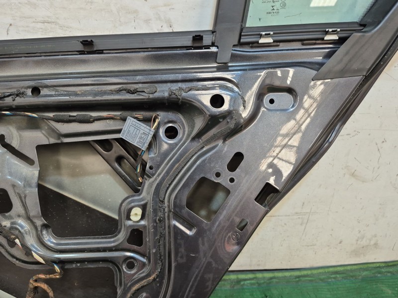 Recambio de puerta trasera derecha para bmw 3 (e90) 320 d referencia OEM IAM   