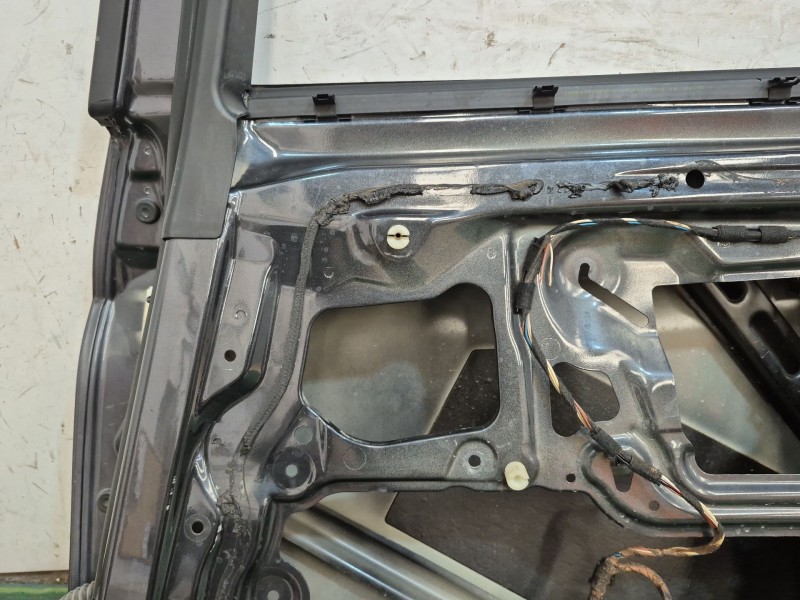 Recambio de puerta trasera derecha para bmw 3 (e90) 320 d referencia OEM IAM   