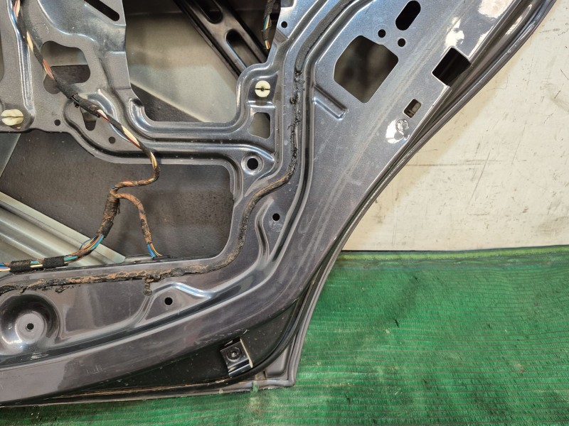 Recambio de puerta trasera derecha para bmw 3 (e90) 320 d referencia OEM IAM   