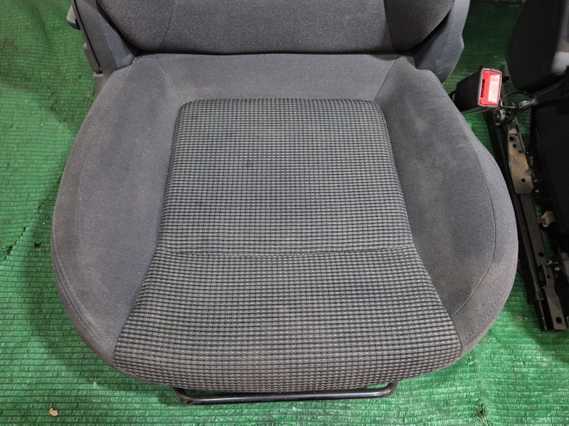 Recambio de asientos delanteros para peugeot 5008 (0u_, 0e_) 1.6 hdi referencia OEM IAM   