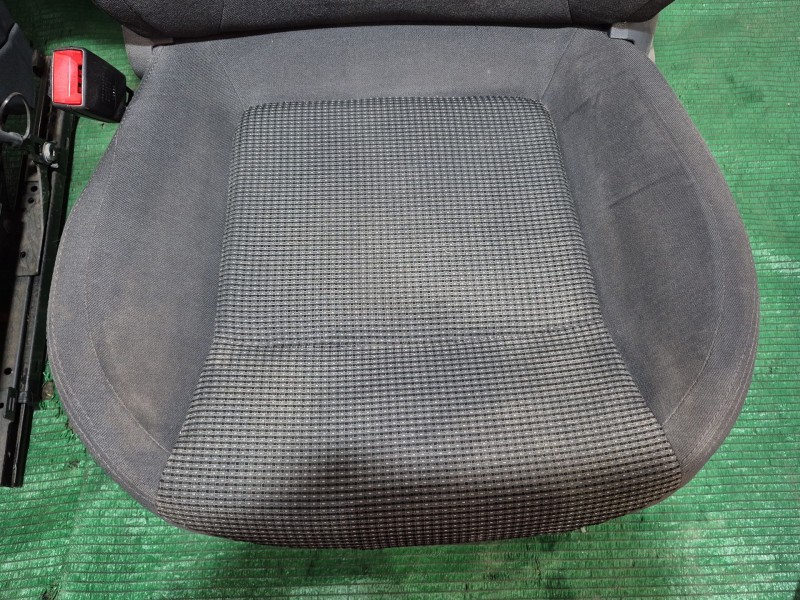 Recambio de asientos delanteros para peugeot 5008 (0u_, 0e_) 1.6 hdi referencia OEM IAM   