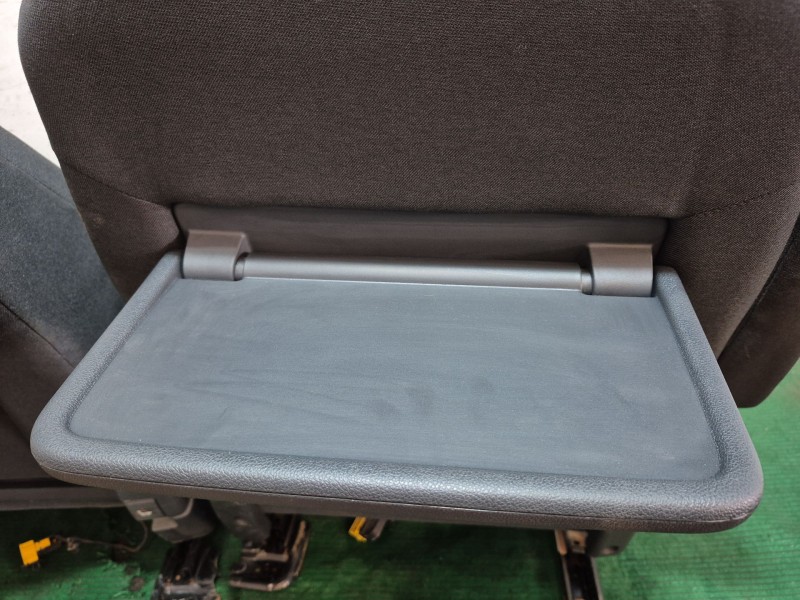 Recambio de asientos delanteros para peugeot 5008 (0u_, 0e_) 1.6 hdi referencia OEM IAM   