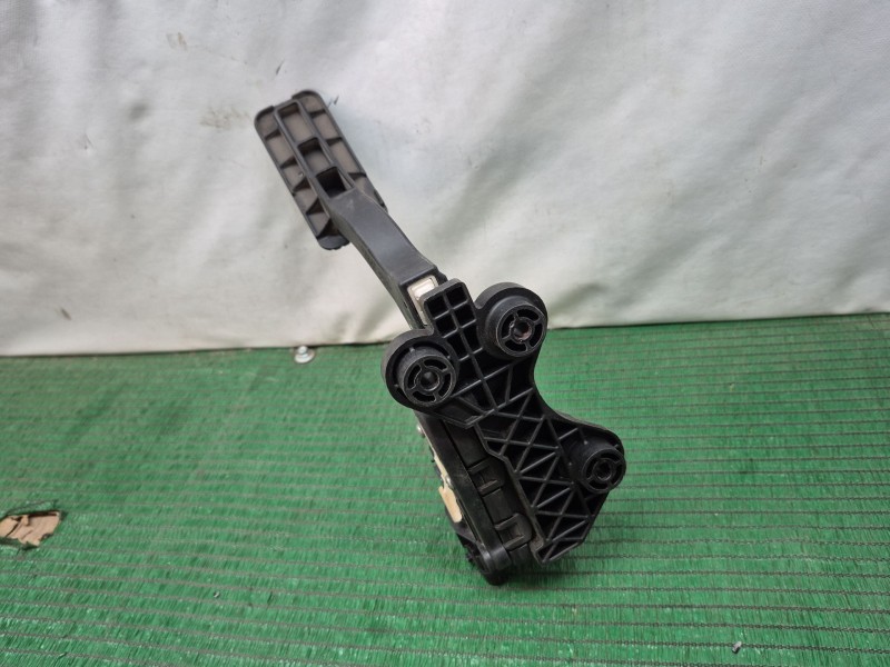 Recambio de pedal acelerador para hyundai i30 (fd) 1.6 crdi referencia OEM IAM   