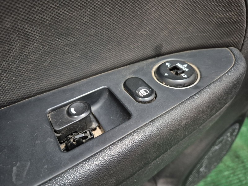 Recambio de guarnecido puerta delantera izquierda para hyundai i30 (fd) 1.6 crdi referencia OEM IAM   