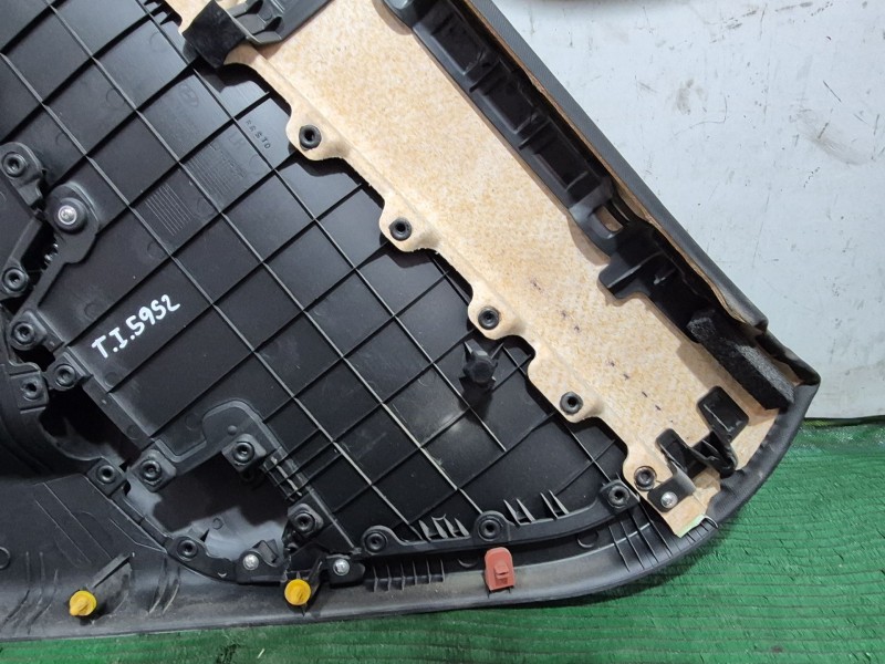 Recambio de guarnecido puerta trasera izquierda para hyundai i30 (fd) 1.6 crdi referencia OEM IAM   