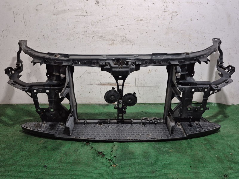 Recambio de panel frontal para hyundai i30 (fd) 1.6 crdi referencia OEM IAM 641012R000 641012R000 641012R000