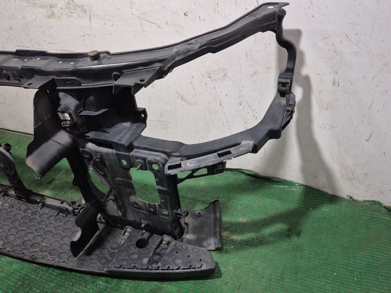 Recambio de panel frontal para hyundai i30 (fd) 1.6 crdi referencia OEM IAM 641012R000 641012R000 641012R000