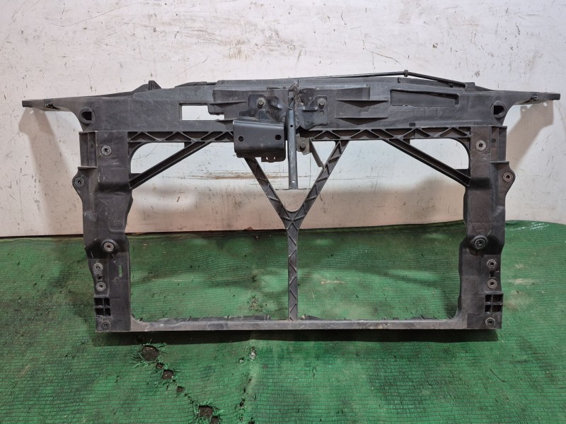 Recambio de panel frontal para mazda 3 (bl) 1.6 mzr (bl14) referencia OEM IAM BP4K53110 BP4K53110 BP4K53110