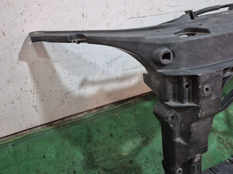 Recambio de panel frontal para mazda 3 (bl) 1.6 mzr (bl14) referencia OEM IAM BP4K53110 BP4K53110 BP4K53110