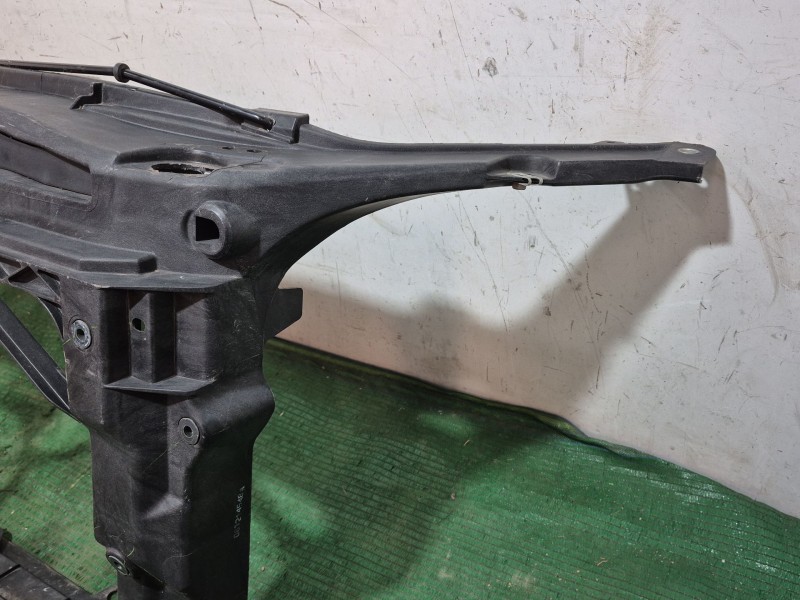 Recambio de panel frontal para mazda 3 (bl) 1.6 mzr (bl14) referencia OEM IAM BP4K53110 BP4K53110 BP4K53110