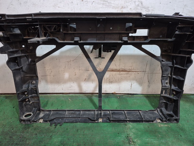 Recambio de panel frontal para mazda 3 (bl) 1.6 mzr (bl14) referencia OEM IAM BP4K53110 BP4K53110 BP4K53110