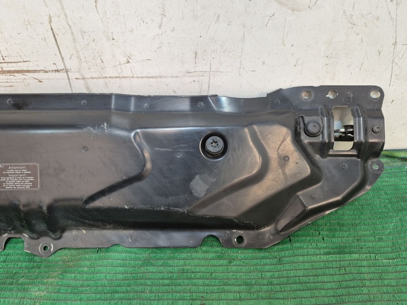 Recambio de travesaño superior para bmw 5 touring (e61) 520 d referencia OEM IAM 51647033741 51647033741 51647033741