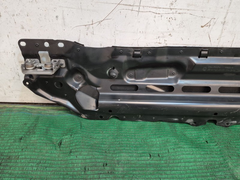 Recambio de travesaño superior para bmw 5 touring (e61) 520 d referencia OEM IAM 51647033741 51647033741 51647033741