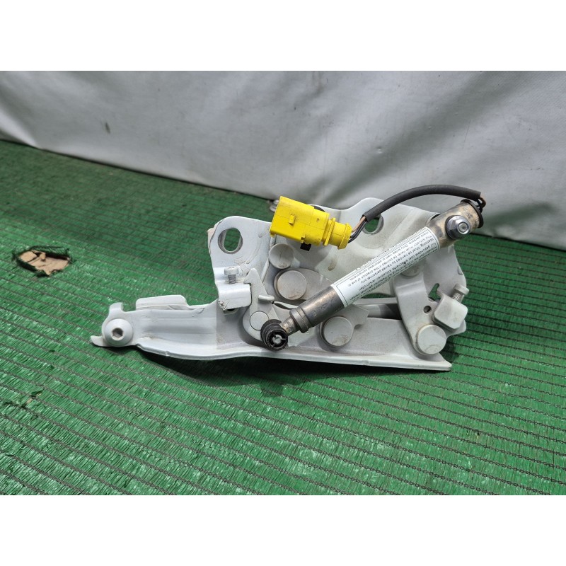 Recambio de visagra capo der para audi a3 (8v1, 8vk) 1.6 tdi referencia OEM IAM 8V0823302 8V0823302 8V0823302