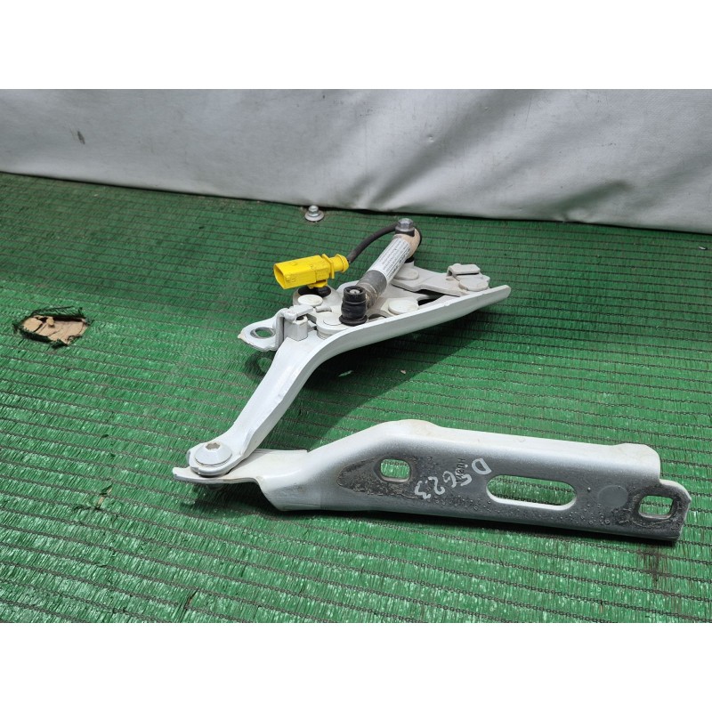 Recambio de visagra capo der para audi a3 (8v1, 8vk) 1.6 tdi referencia OEM IAM 8V0823302 8V0823302 8V0823302