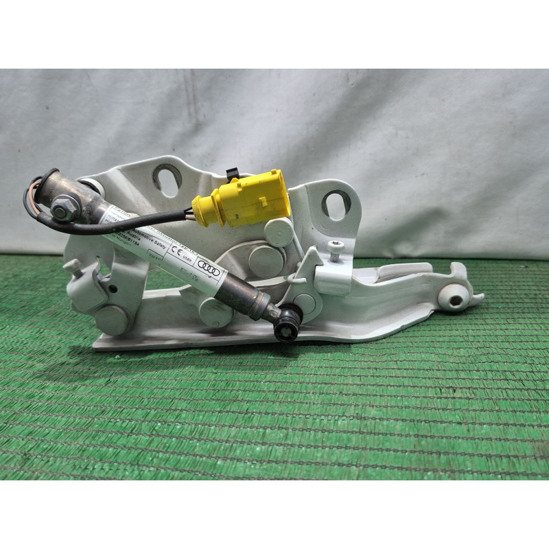 Recambio de visagra capo izq para audi a3 (8v1, 8vk) 1.6 tdi referencia OEM IAM   