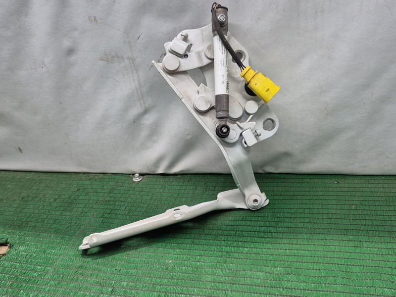 Recambio de visagra capo izq para audi a3 (8v1, 8vk) 1.6 tdi referencia OEM IAM   