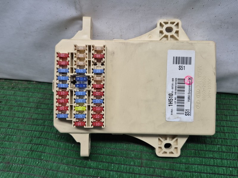 Recambio de caja reles / fusibles para hyundai i30 (fd) 1.6 crdi referencia OEM IAM   