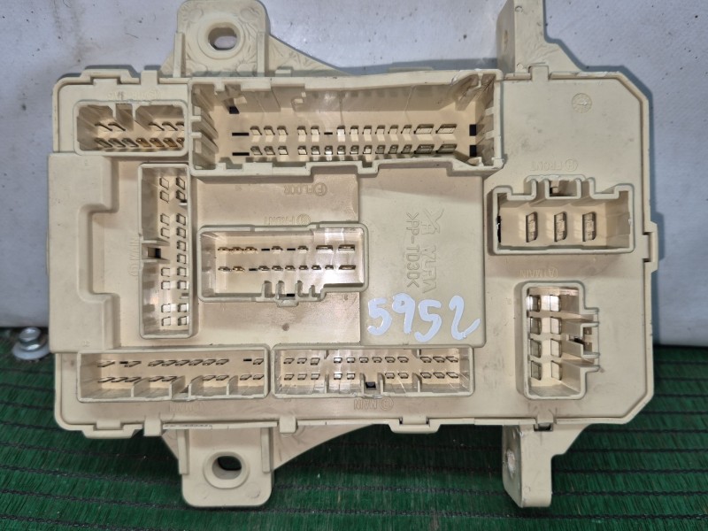 Recambio de caja reles / fusibles para hyundai i30 (fd) 1.6 crdi referencia OEM IAM   