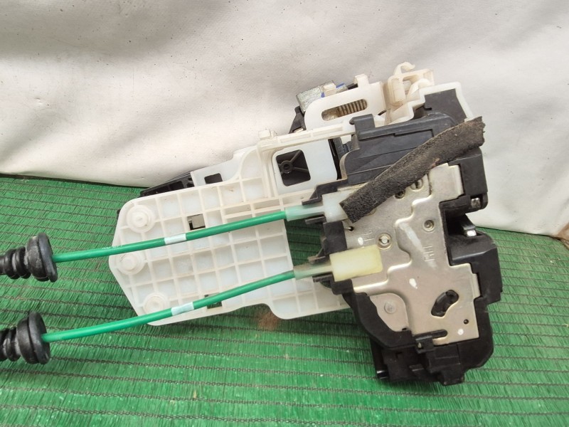 Recambio de cerradura puerta delantera derecha para hyundai i30 (fd) 1.6 crdi referencia OEM IAM   