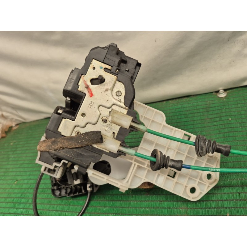 Recambio de cerradura puerta trasera derecha para hyundai i30 (fd) 1.6 crdi referencia OEM IAM   