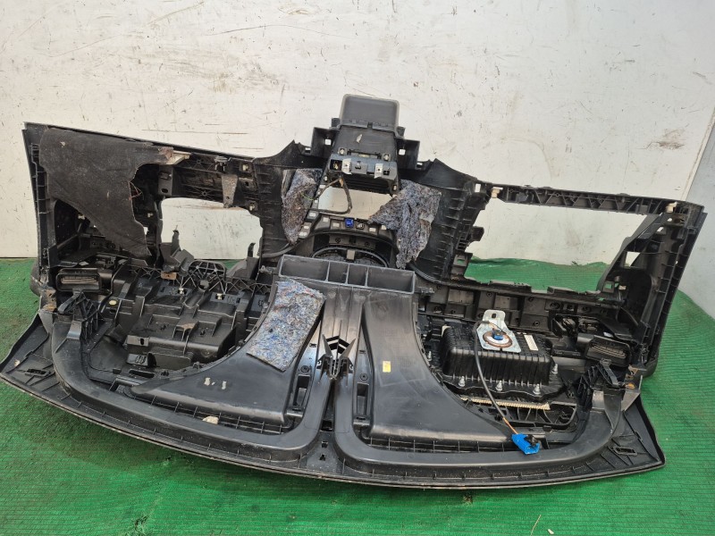 Recambio de salpicadero para peugeot 208 i (ca_, cc_) 1.2 vti 82 referencia OEM IAM   
