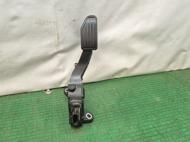 Recambio de pedal acelerador para toyota yaris (_p13_) 1.5 hybrid (nhp130_) referencia OEM IAM   