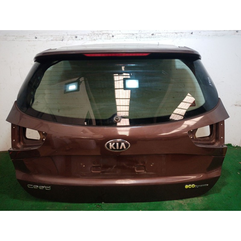 Recambio de porton trasero para kia cee´d sportswagon (jd) 1.6 crdi 128 referencia OEM IAM   