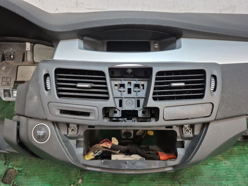 Recambio de salpicadero para renault laguna iii (bt0/1) 2.0 dci gt (bt11, bt1e, bt1n) referencia OEM IAM   