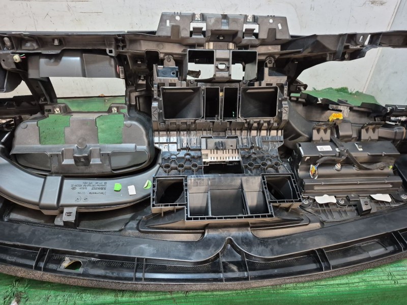 Recambio de salpicadero para renault laguna iii (bt0/1) 2.0 dci gt (bt11, bt1e, bt1n) referencia OEM IAM   