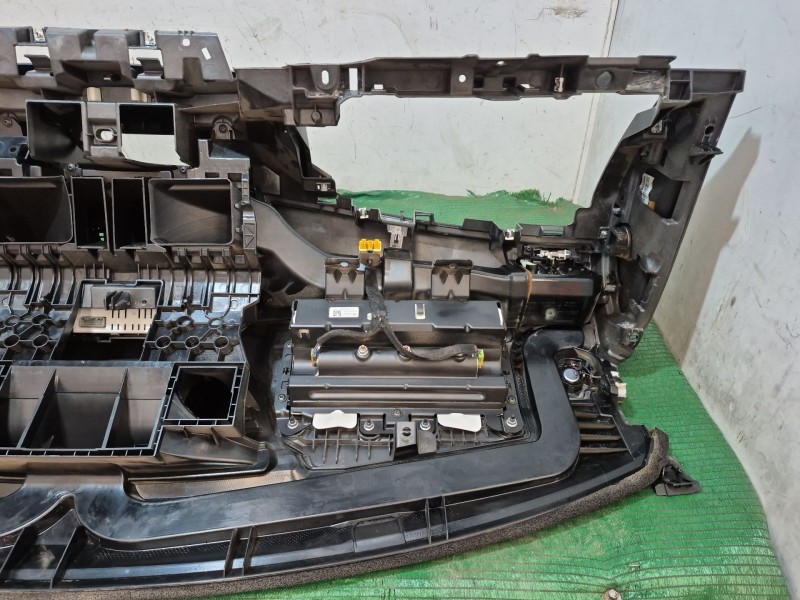 Recambio de salpicadero para renault laguna iii (bt0/1) 2.0 dci gt (bt11, bt1e, bt1n) referencia OEM IAM   