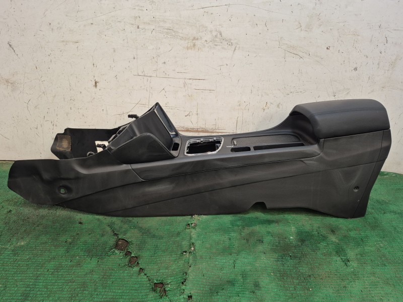 Recambio de consola central trasera para kia cee´d sportswagon (jd) 1.6 crdi 128 referencia OEM IAM   